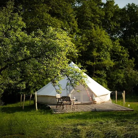 Luxury tent Glamping Vranov Na Samote U Vcelina Lancov