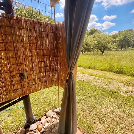 Luxury tent Glamping Vranov Na Samote U Vcelina *